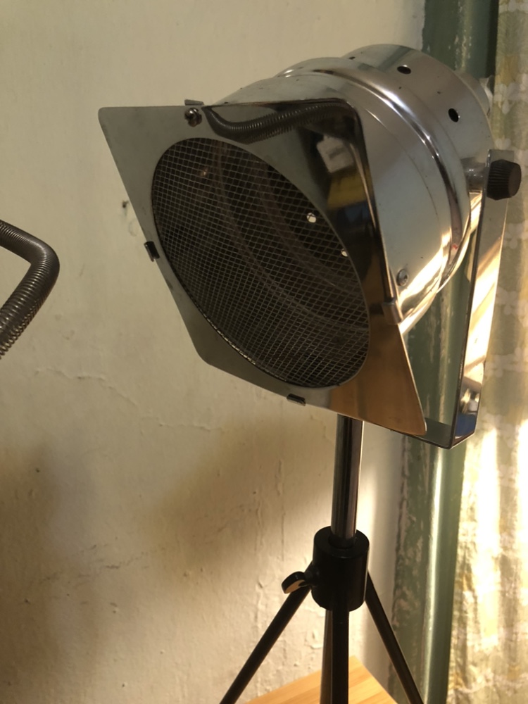 Pair of adjustable tripod table lamps - photo 2