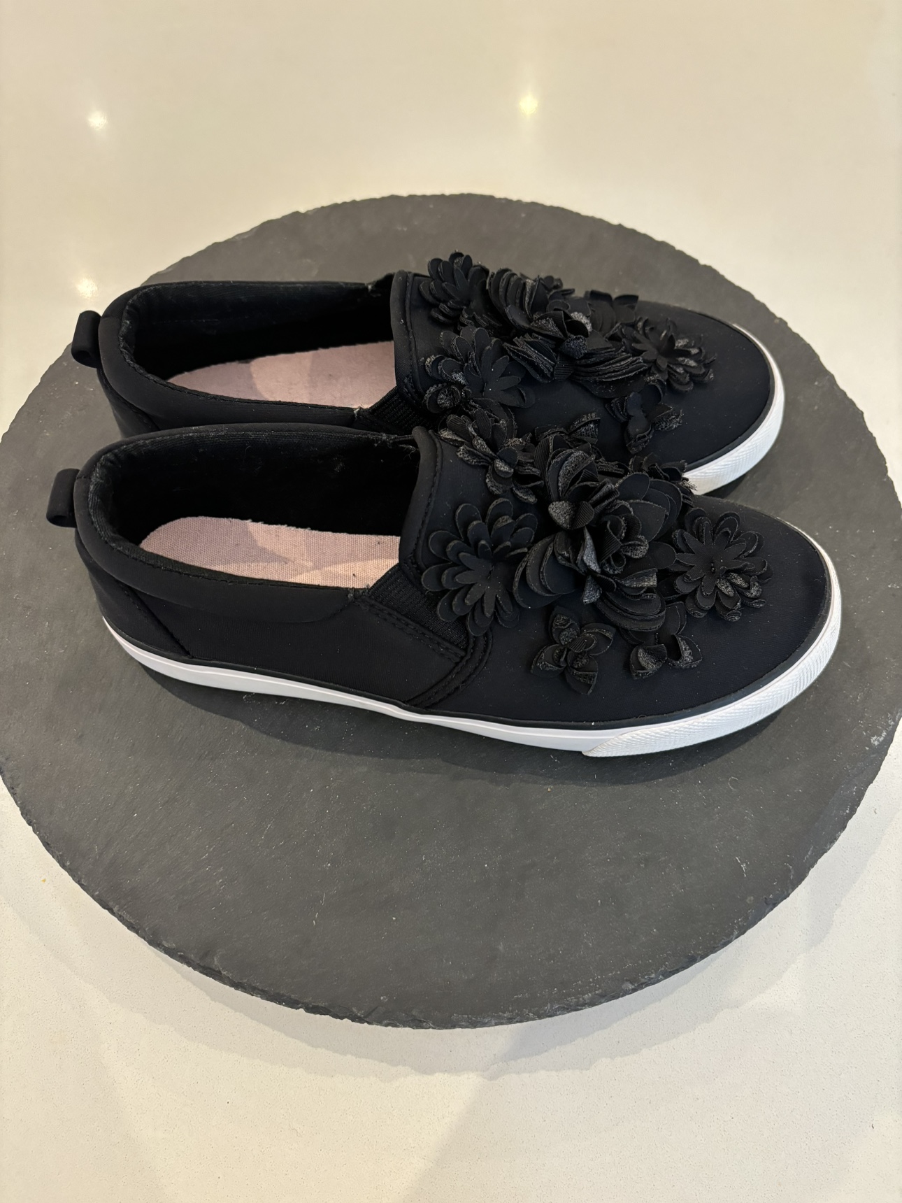 Joe Fresh Slip on Shoes | Youth Sz 3 image indicator(2)