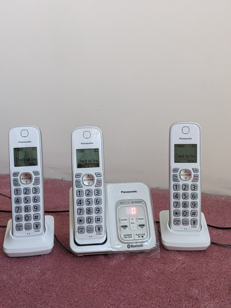 Panasonic cordless phones 3 handsets thumbnail