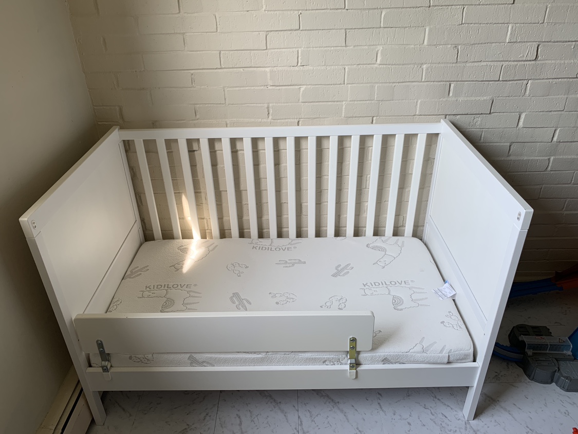 Sundvik Convertible Ikea Baby Crib & Toddler Bed with Guardrail