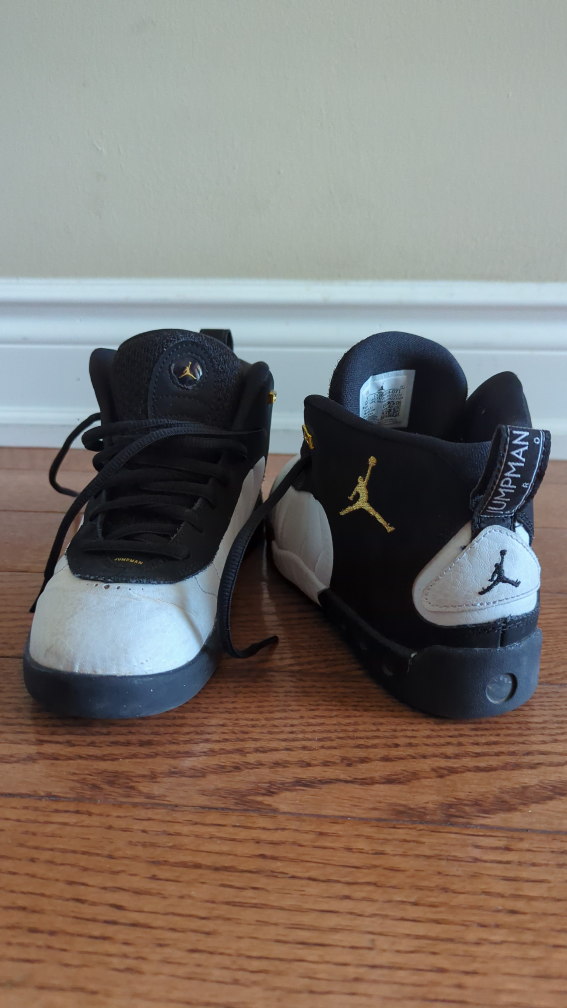 Air Jordan Black and white Retro original kids Y3 image indicator(2)
