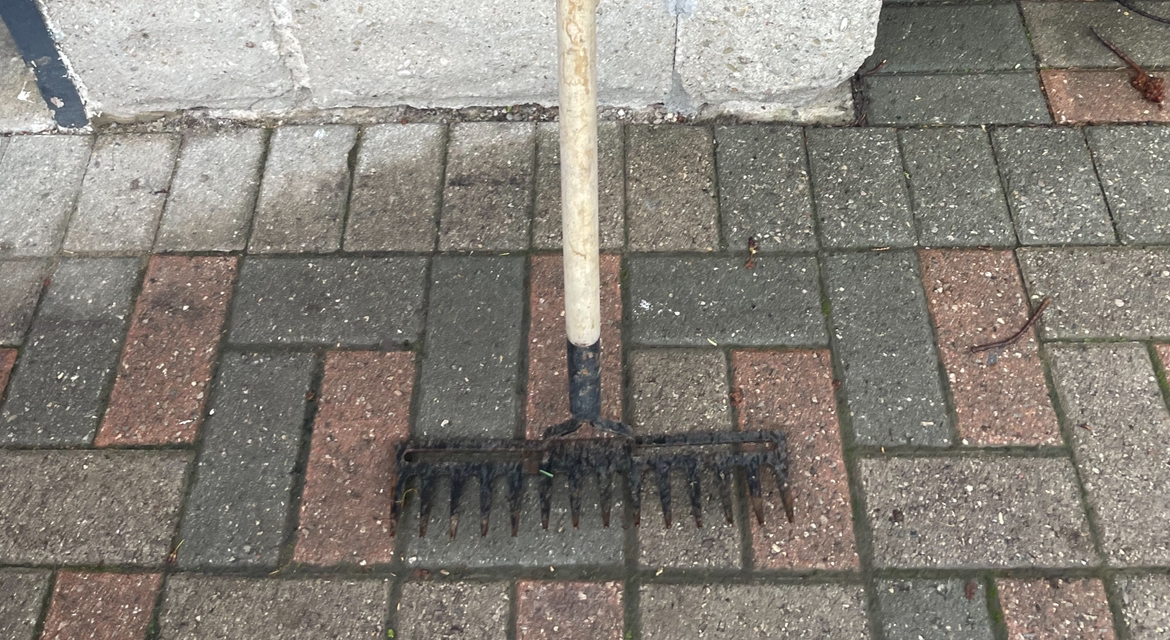 Garden rake thumbnail