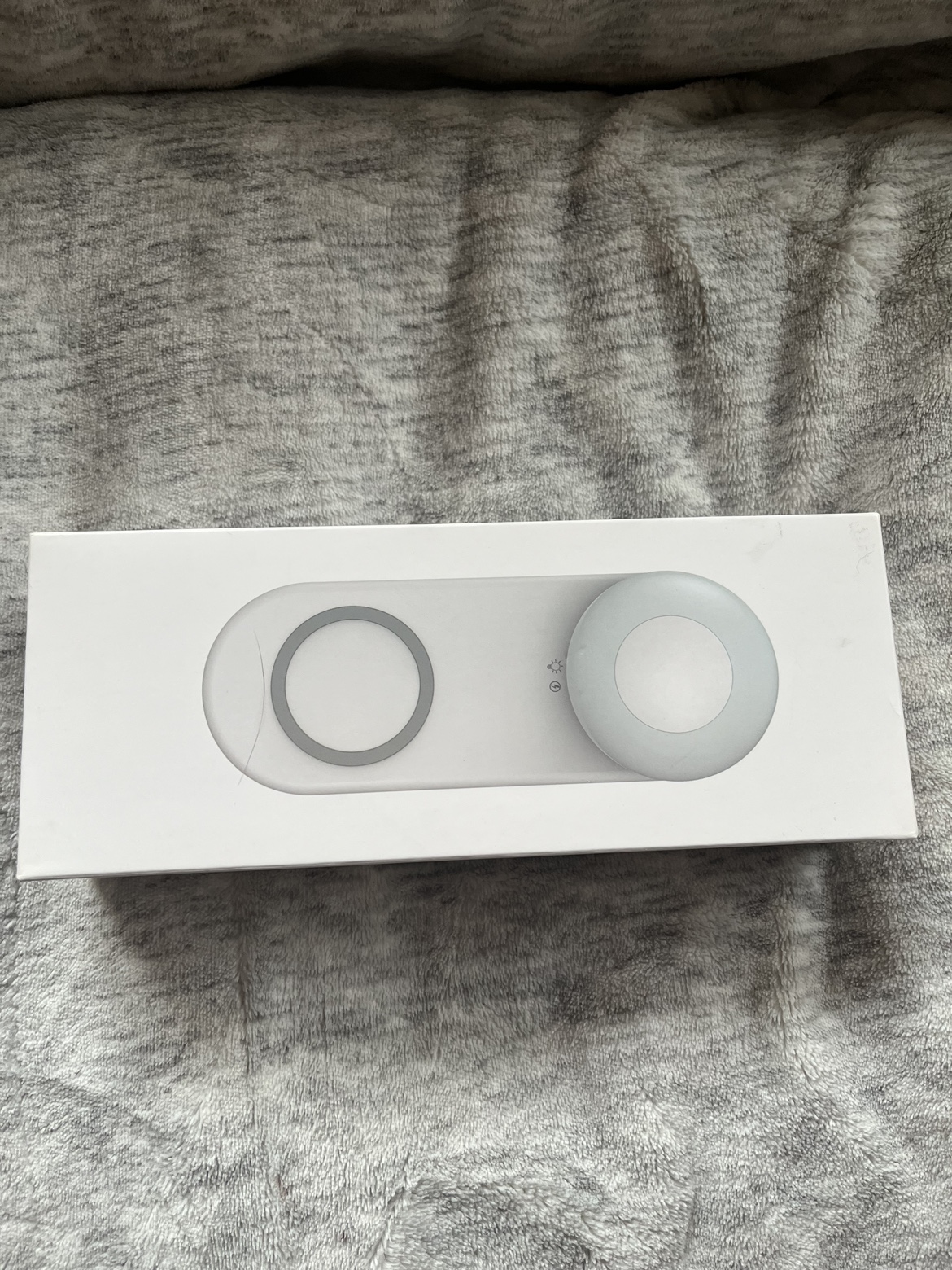 Bedside nightlight with wireless charger thumbnail