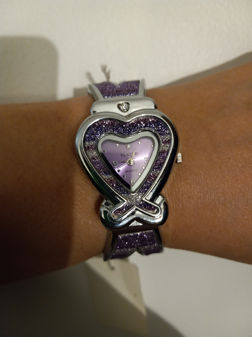 quartz cuff watch (new,) image indicator(7)