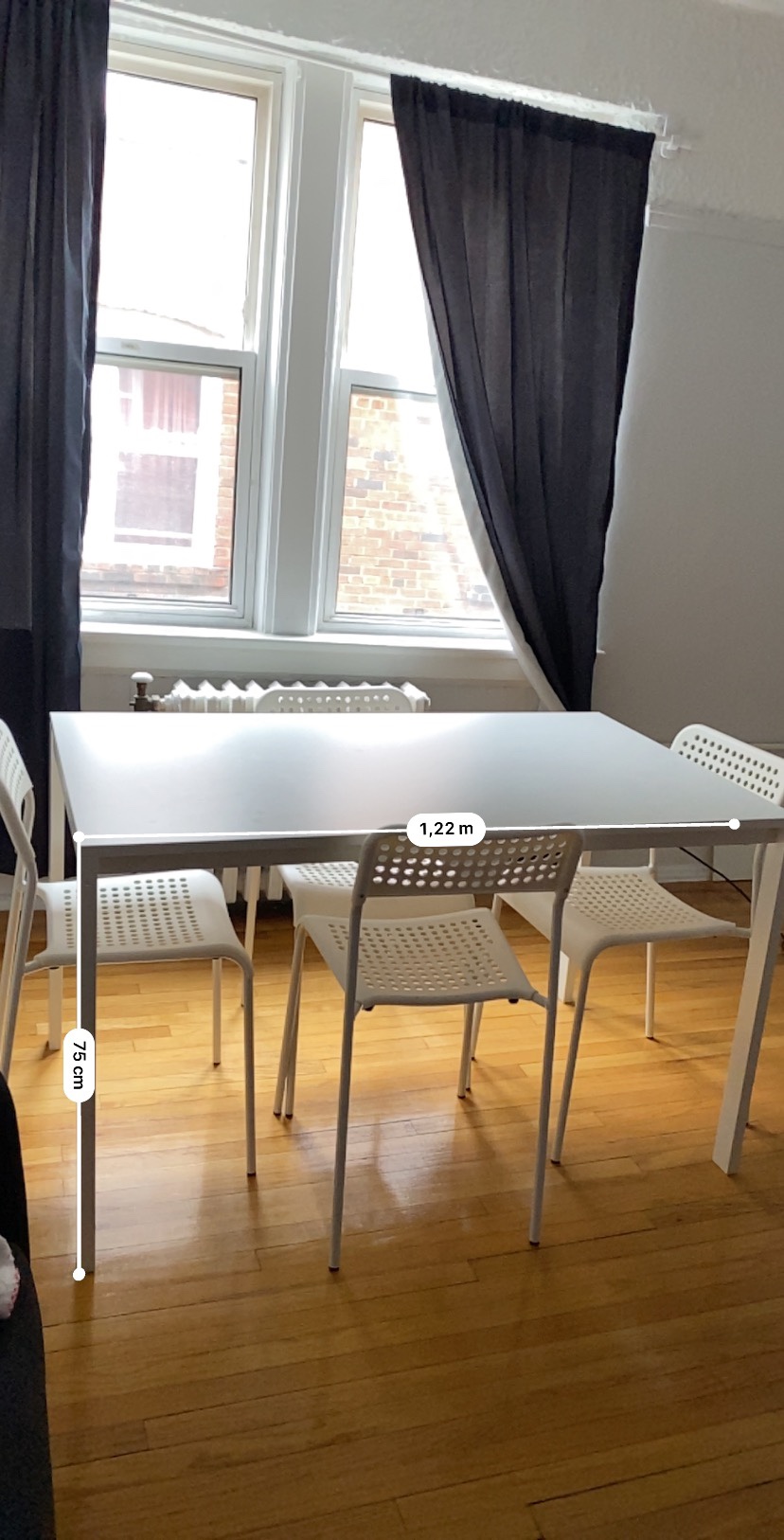 Table dinner and 4 chairs