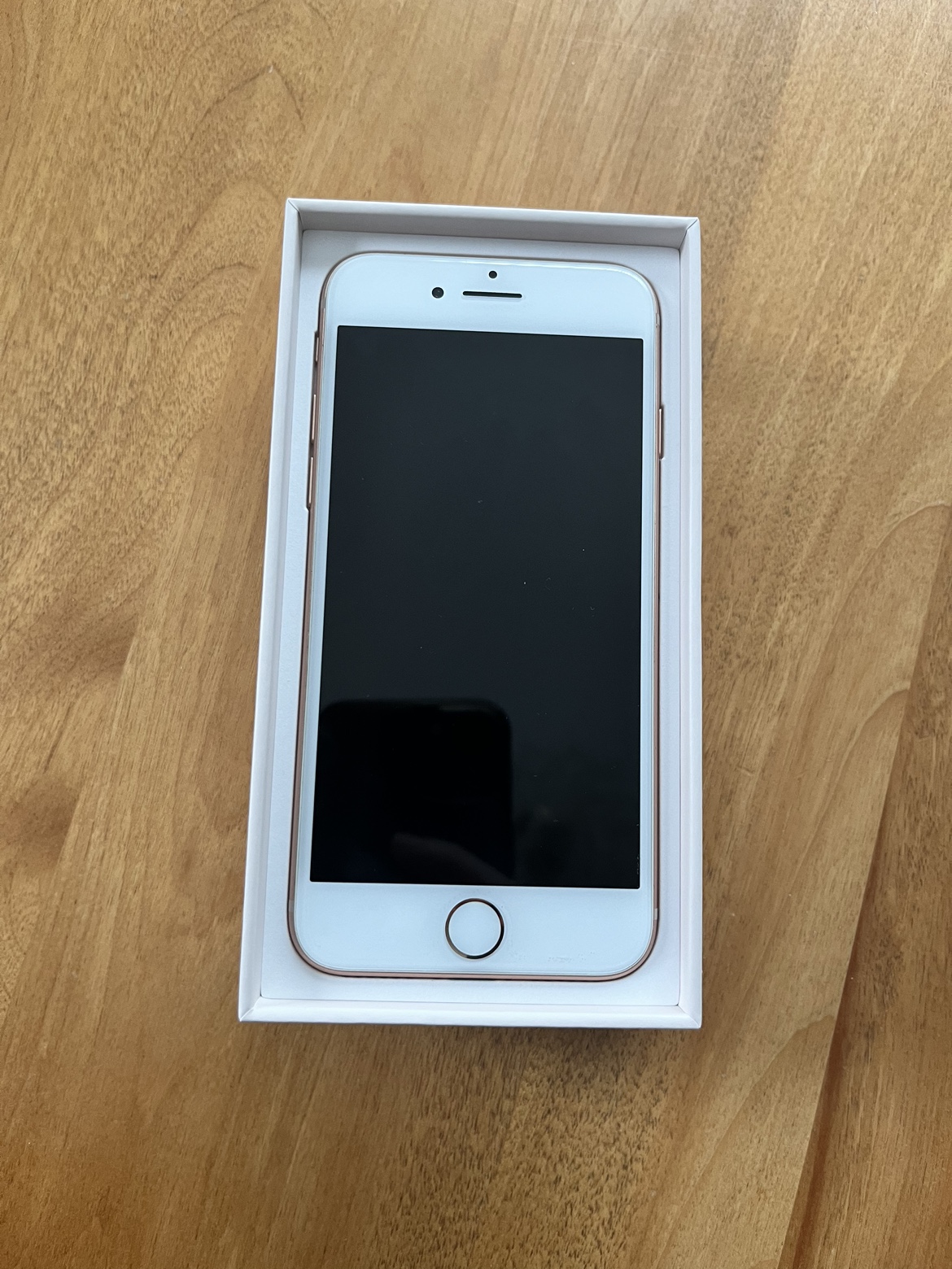 iPhone 8 - photo 3