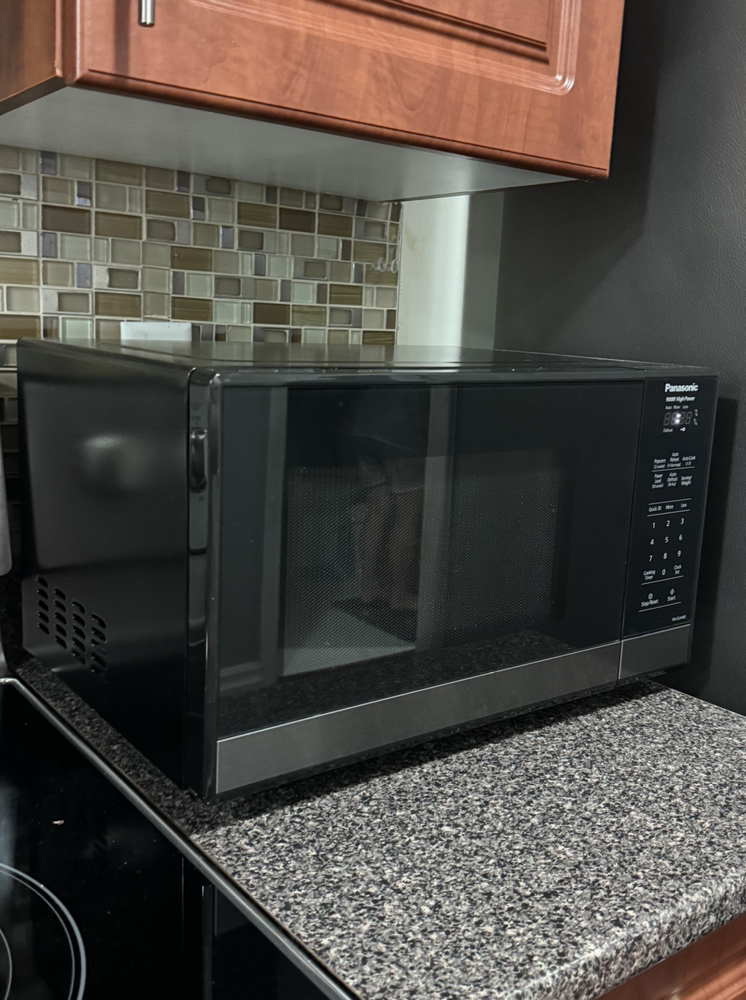 Panasonic Microwave - photo 3