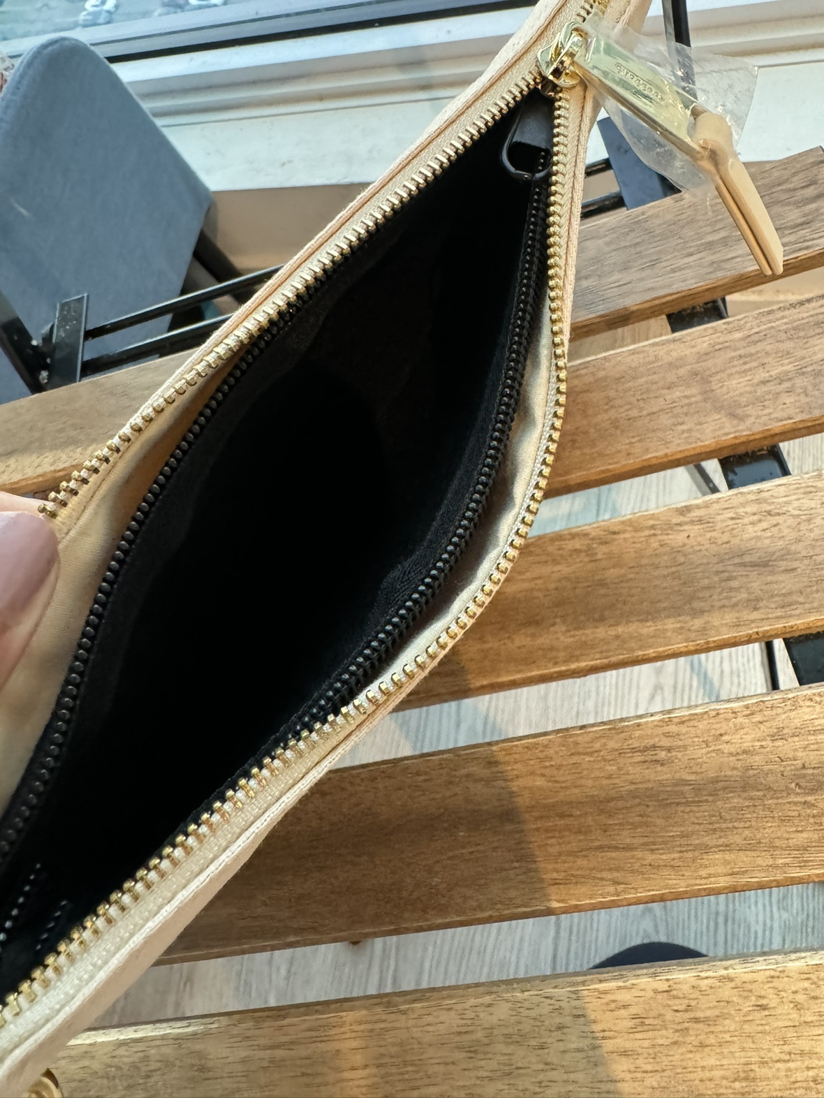 Authentic Burberry Pouch Converted into Shoulder Bag image indicator(3)