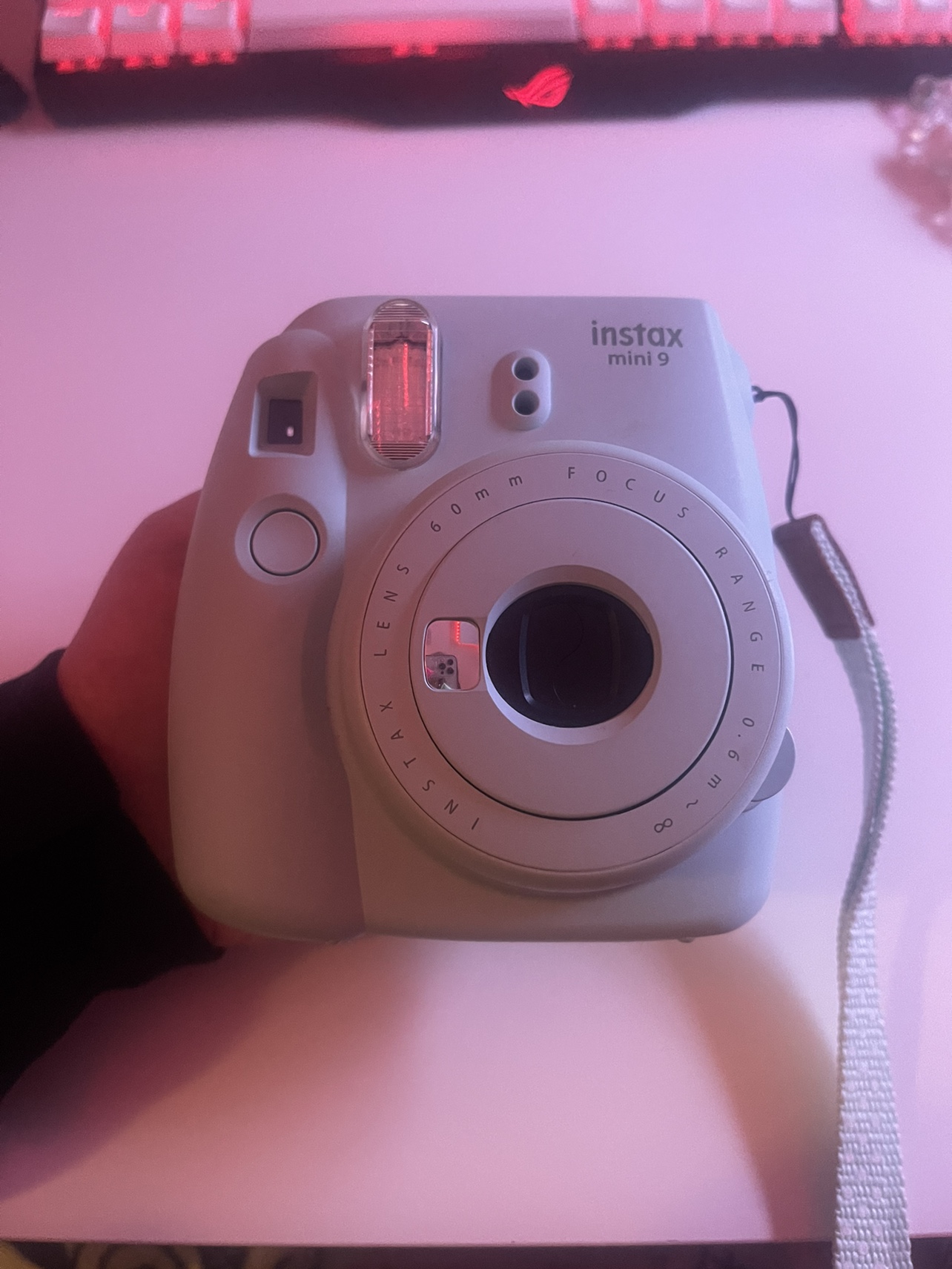 instax mini 9 it comes with a case image indicator(2)