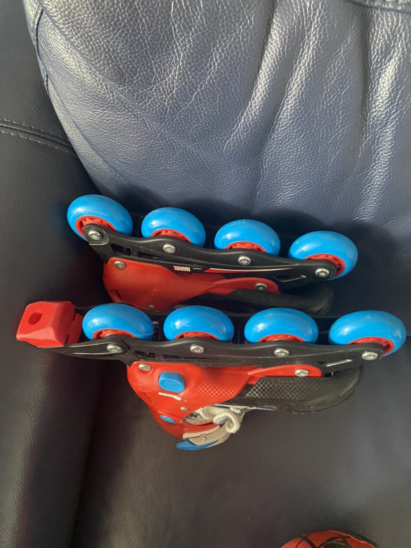 Kids roller blades adjustable size 3/5 and helmet - photo 3