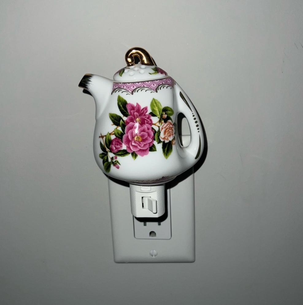 Adeline collection tea set night light 2 in 1 - photo 4