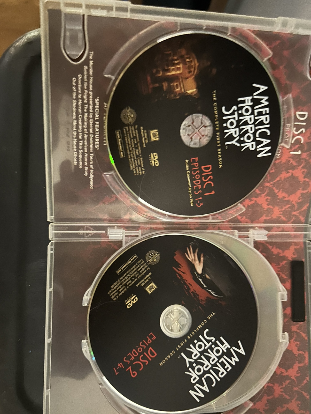 American Horror Story "Murder House" DVD set image indicator(3)