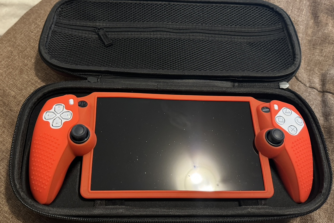 Play station portal with protective case and travel bag - photo 2