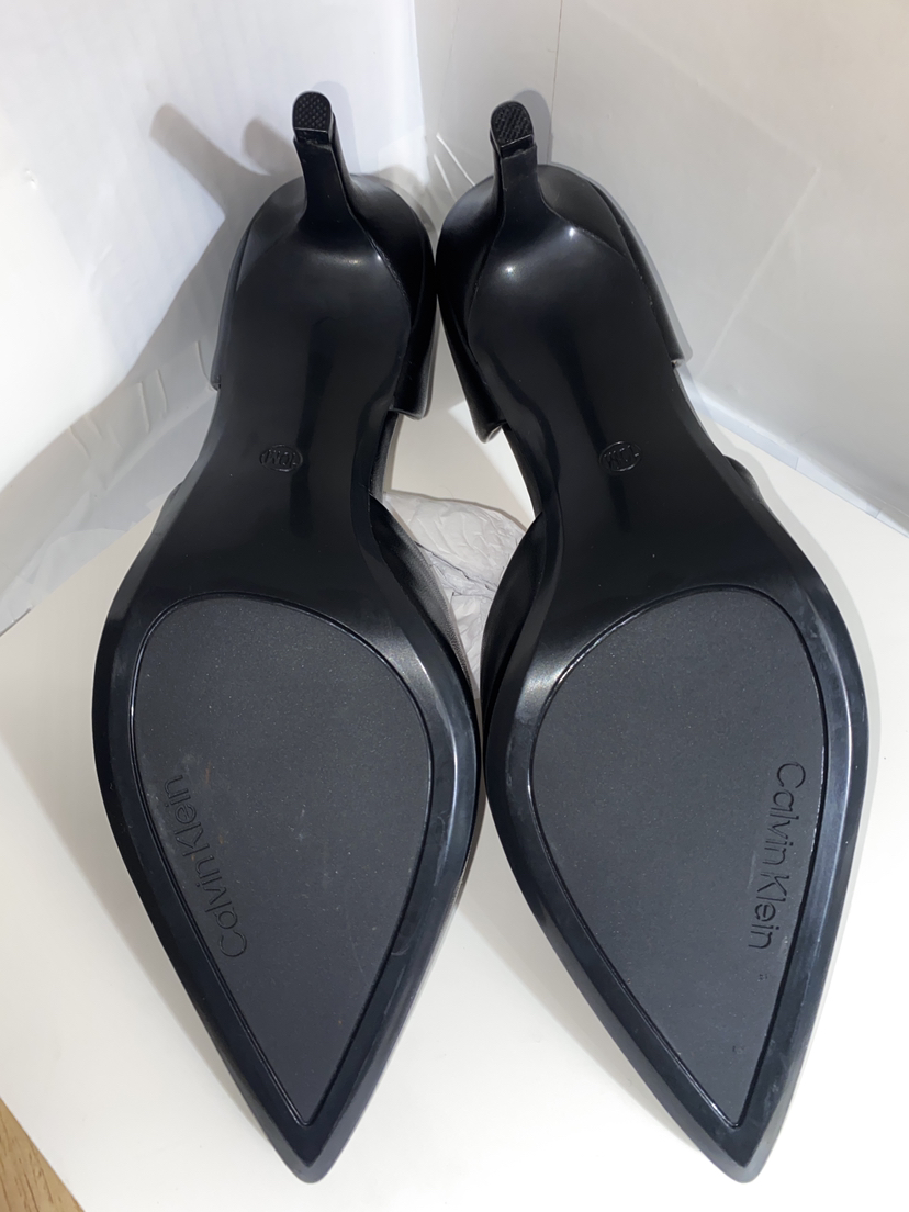 Calvin Klein Women's Gloria Pumps image indicator(3)