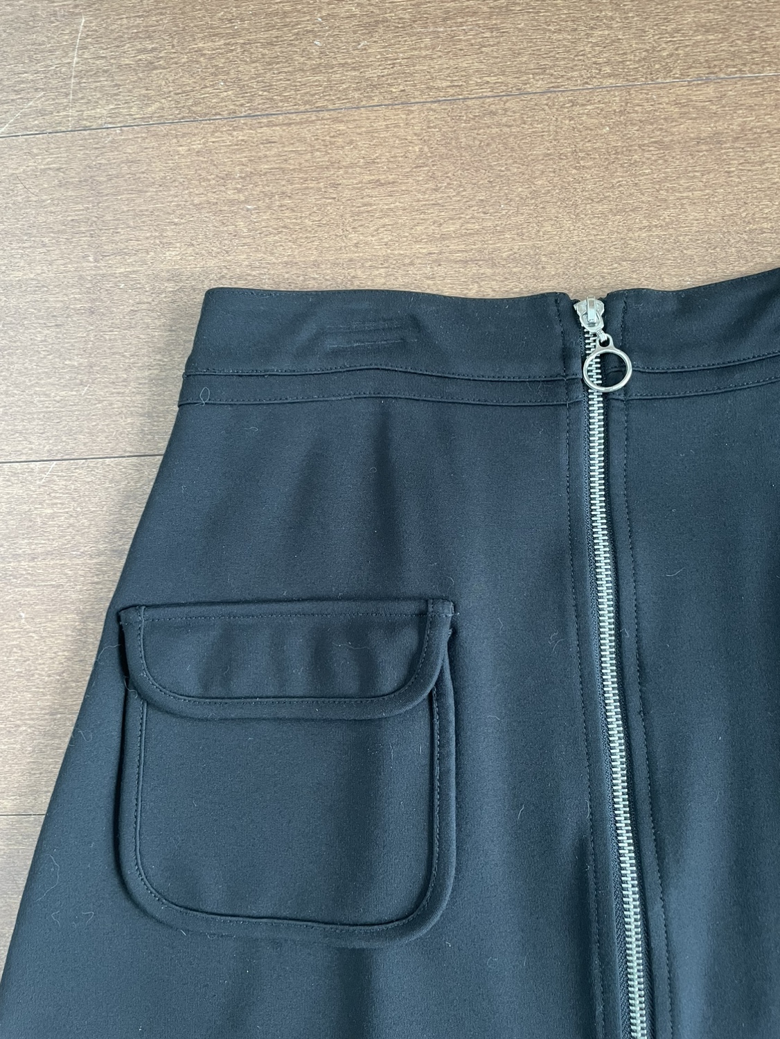 Black mini skirt image indicator(2)