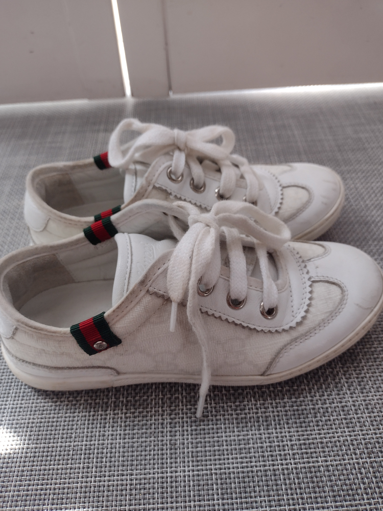 kids Gucci shoes size 29 image indicator(3)