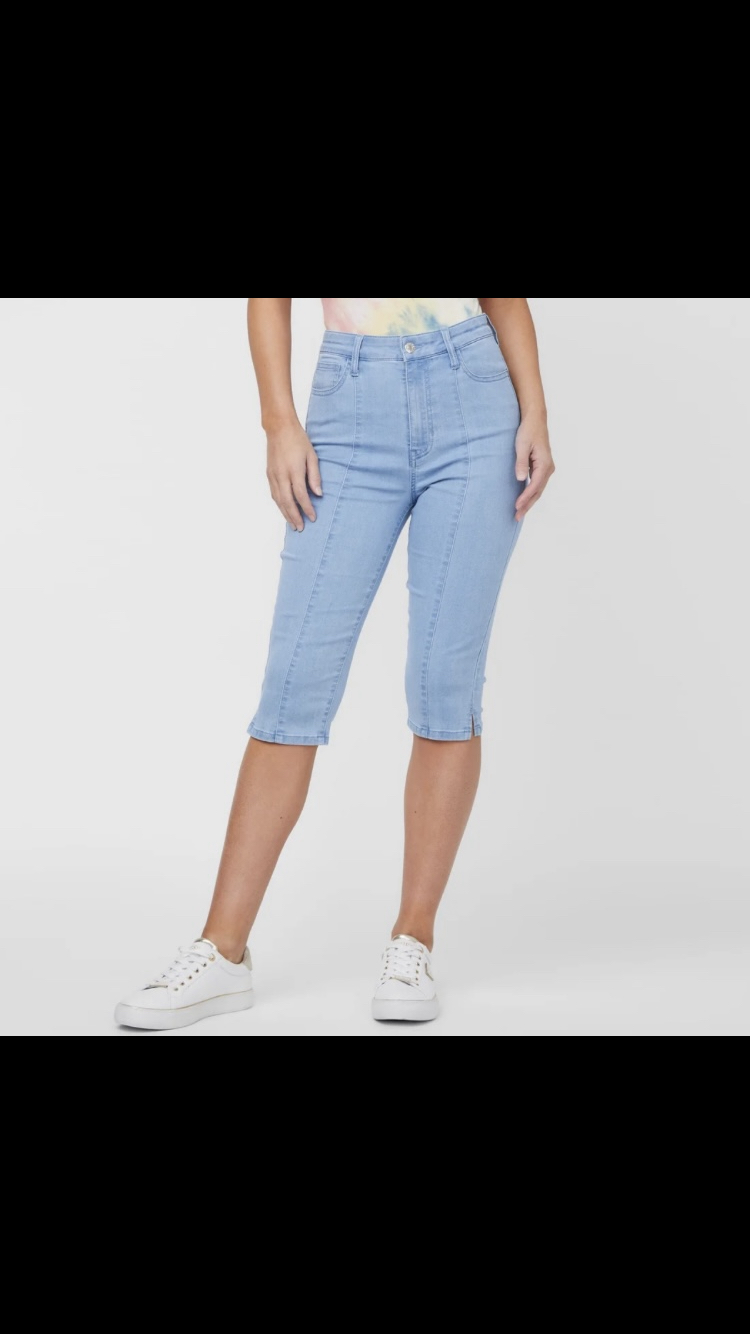Guess Women’s Soft Stretchy Thessy Blue Capri Jeans 👖 Size 26💙🩵 thumbnail