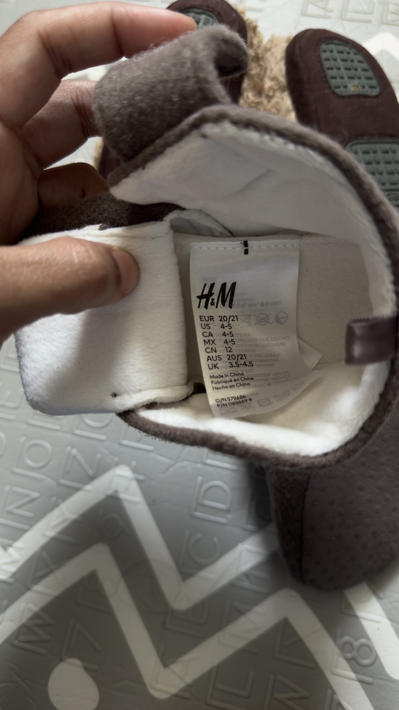 Moving sellBaby winter shoes/ slippers image indicator(3)