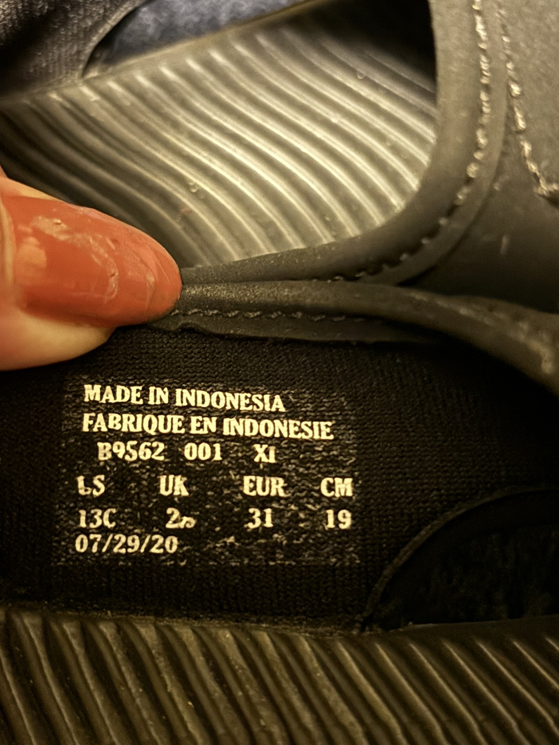 Nike sandals image indicator(3)