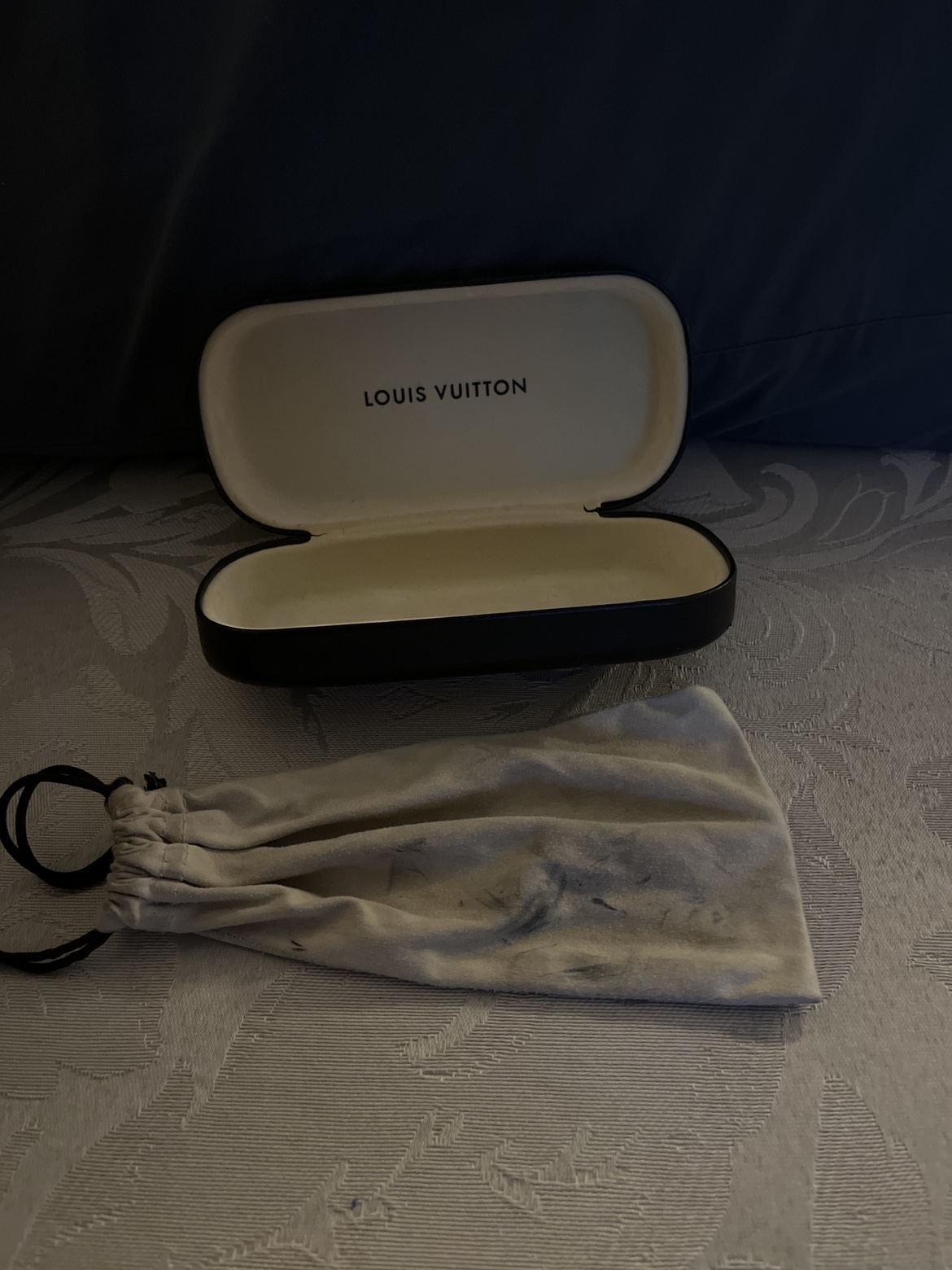 LOUIS VUITTON SUNGLASSES CASE - photo 4