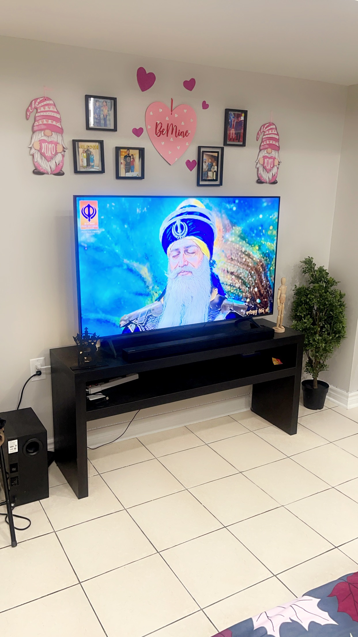 55” Samsung TU7000 TV moving out sale!!!!!!! thumbnail
