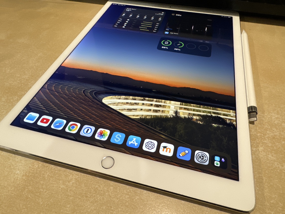 iPad Pro with Apple Pencil - photo 4