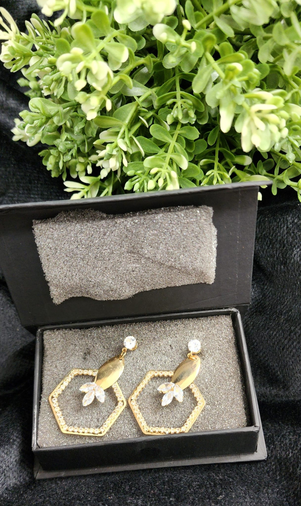 earings thumbnail
