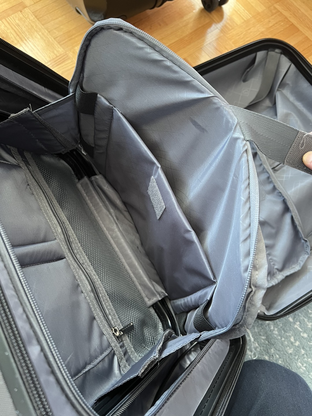Small Carry-on Luggage - photo 5