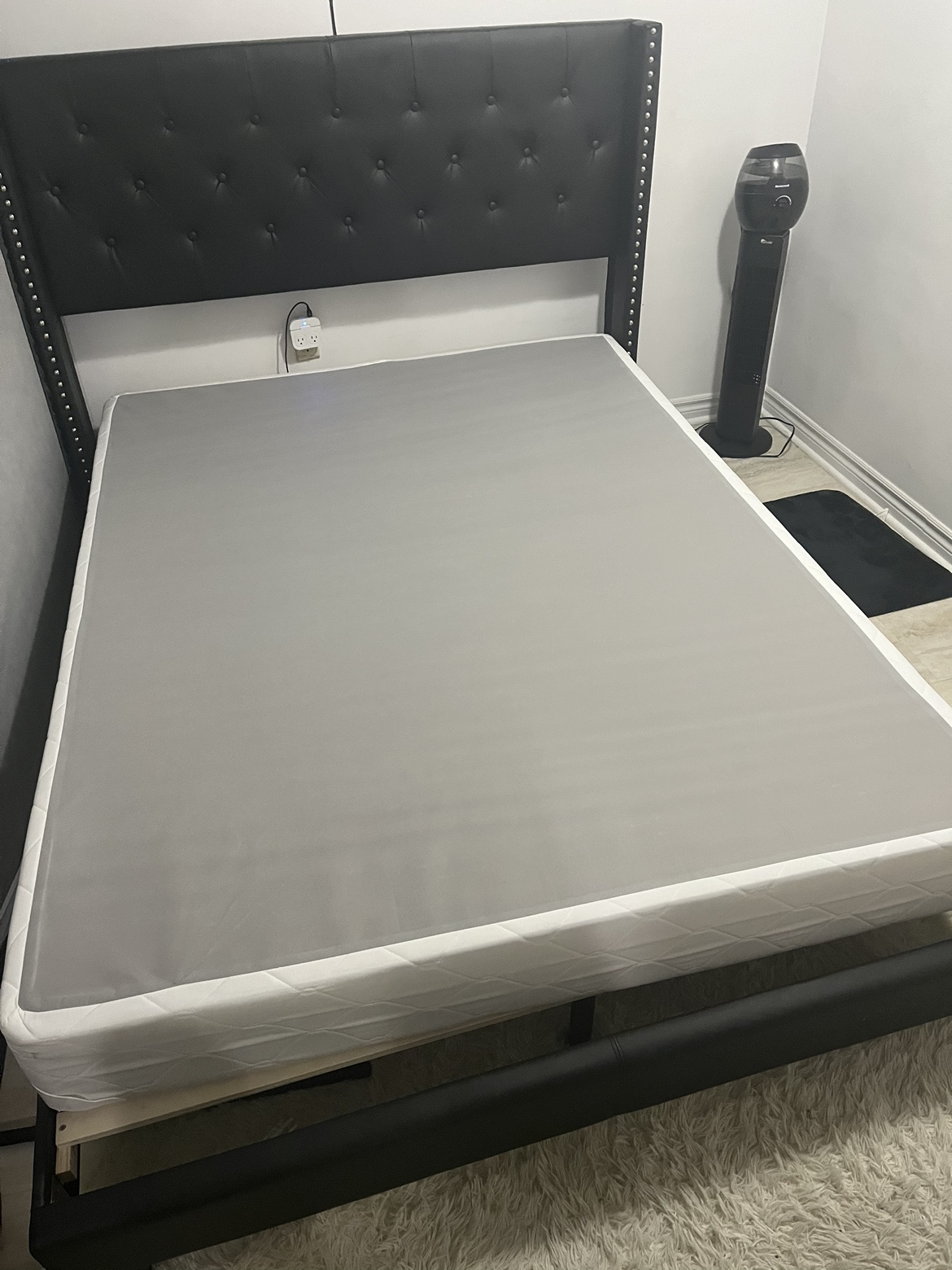 Queen Box Spring Only - photo 3