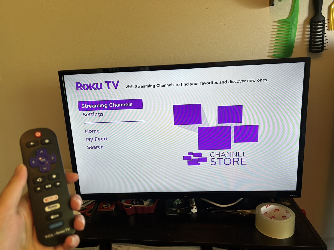 32 inch Roku Tv with remote