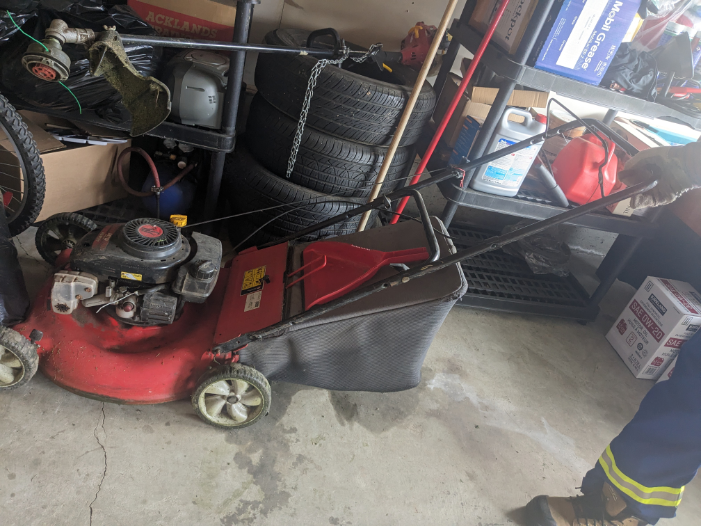 Lawnmower for sale for $150 780 884 7800 image indicator(2)