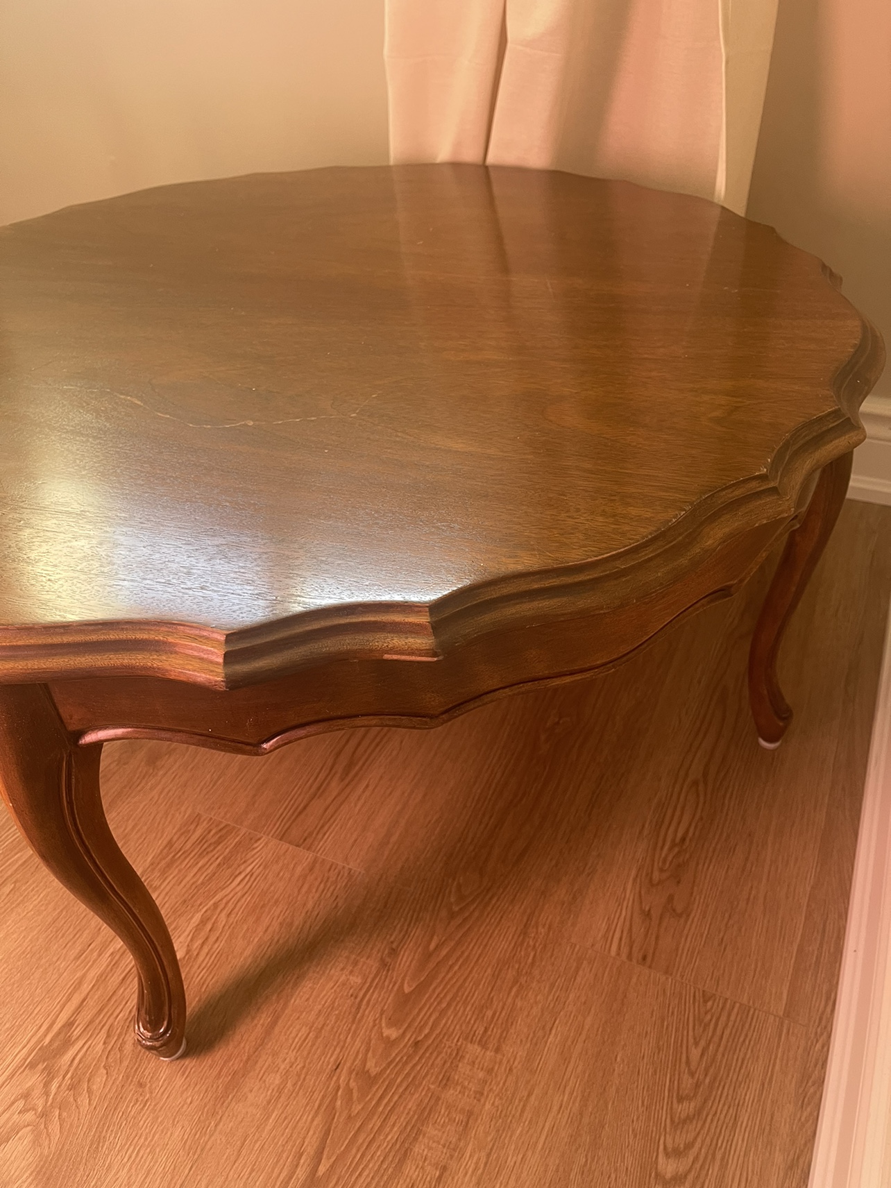 Solid round coffee table - photo 2