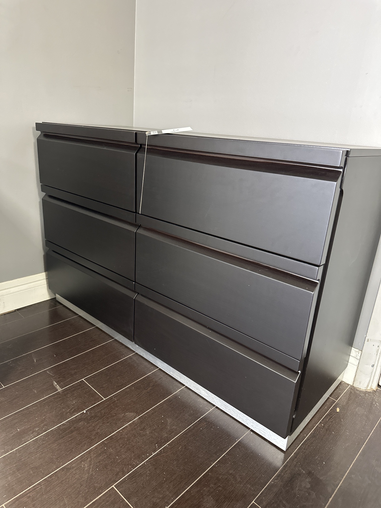Dresser thumbnail