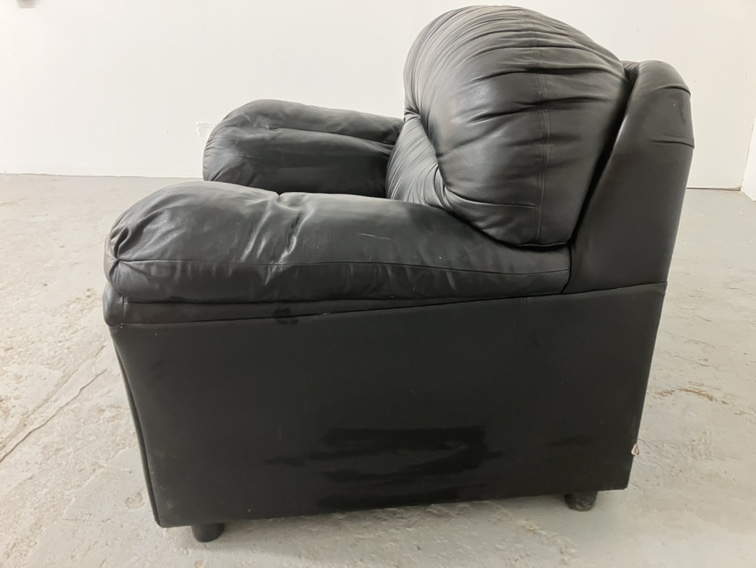 Big Comfy Chair - photo 2