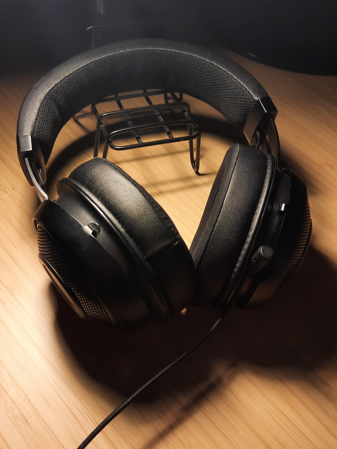RAZER Kraken Headset W/Microphone (XBOX, PC, PLAYSTATION) thumbnail