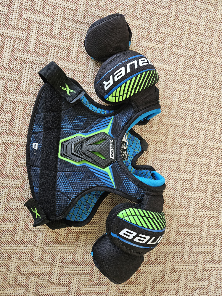 Size large Bauer X Youth Hockey Shoulder Pads thumbnail