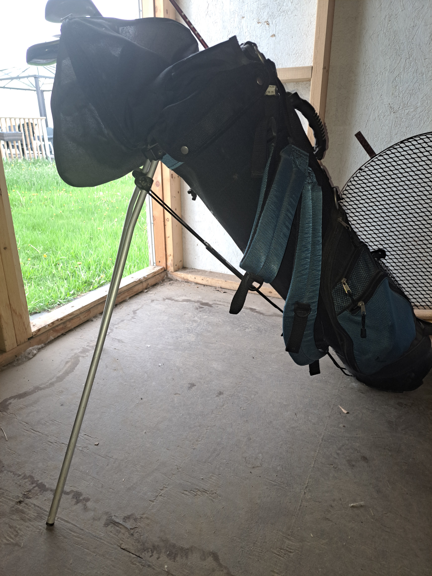 Golf bag n clubs thumbnail