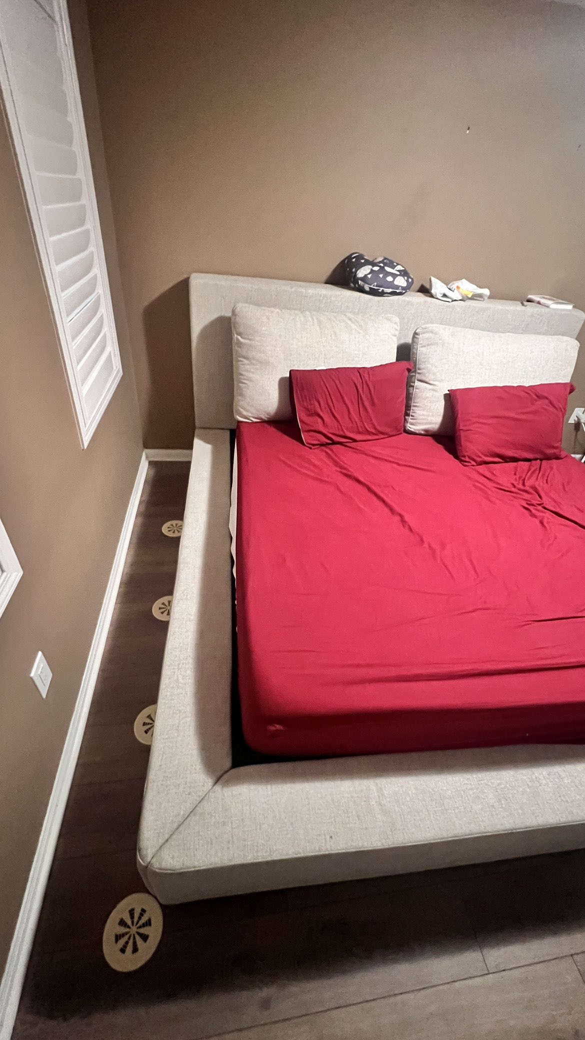 King size bed | bought from Ashley homes 5 month old only - photo 3