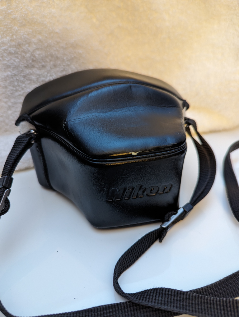 The Nikon EM SLR  35 mm film (SLR) image indicator(8)