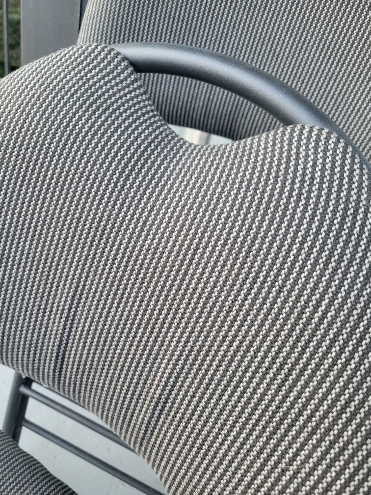 2 folding chairs - photo 2