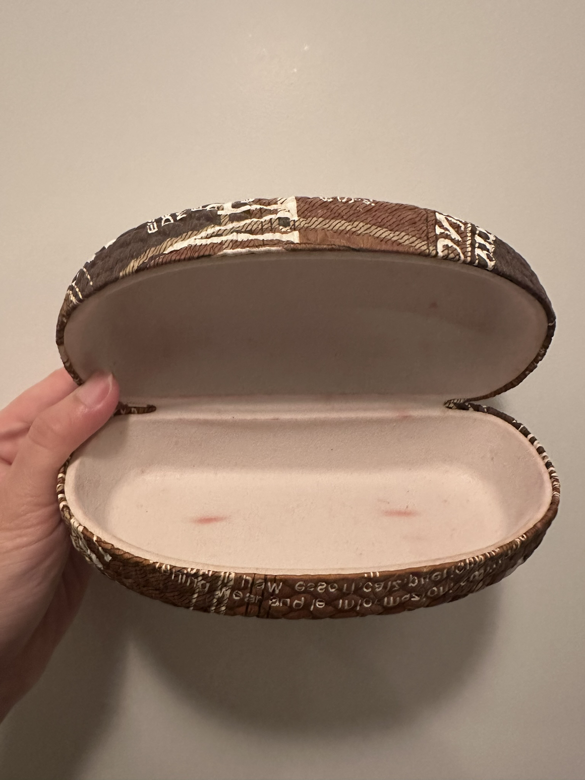 Sunglasses Case image indicator(4)