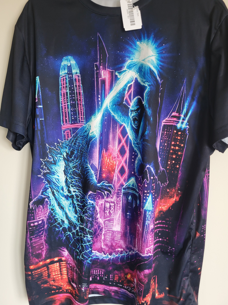 Extra large   .Silk king Kong and godzilla t shirt   new. thumbnail