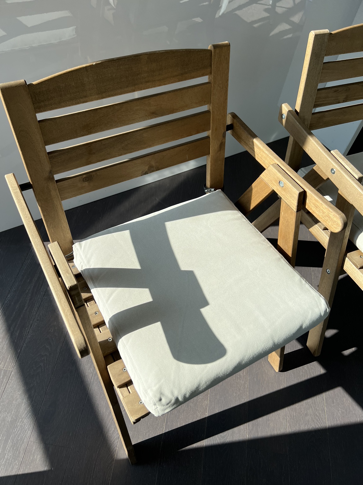 Pair of IKEA Falholmen outdoor armchairs with cushions - photo 5