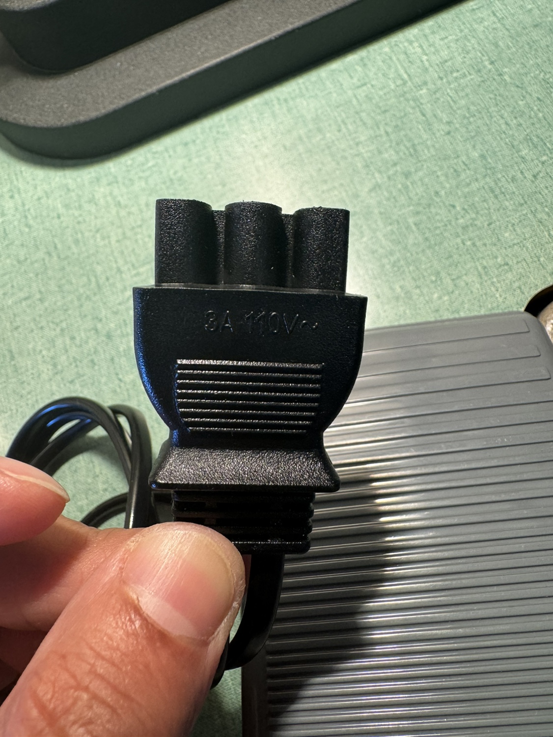 Sewing machine power cord - photo 3