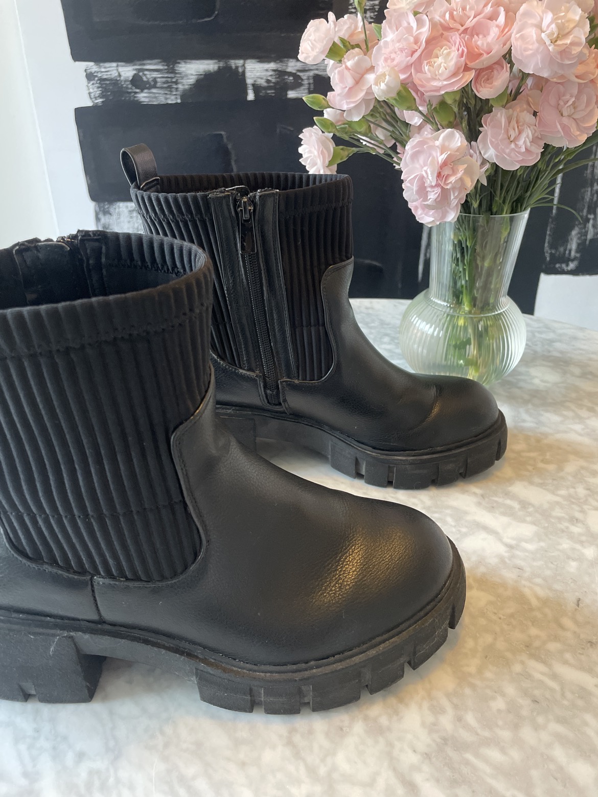Woman black boots - 10 US thumbnail