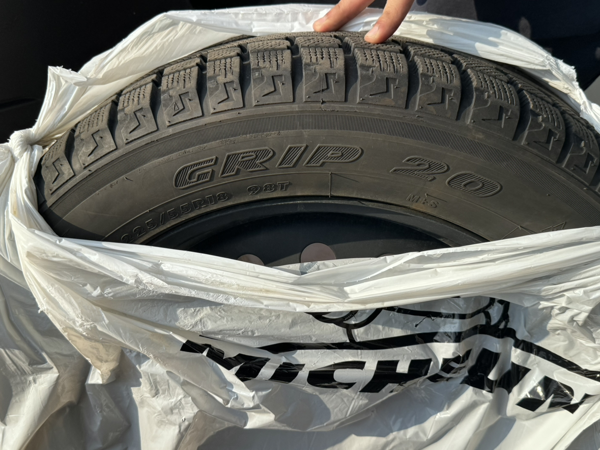 Moving sale! 4 Winter tires - photo 3