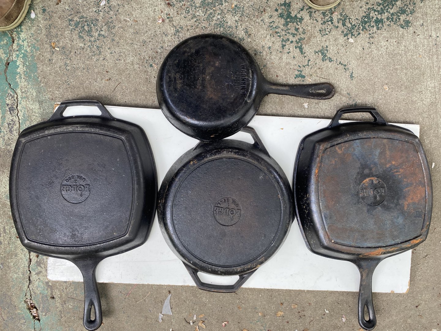 Lot 5 LODGE square and round skillets - photo 2