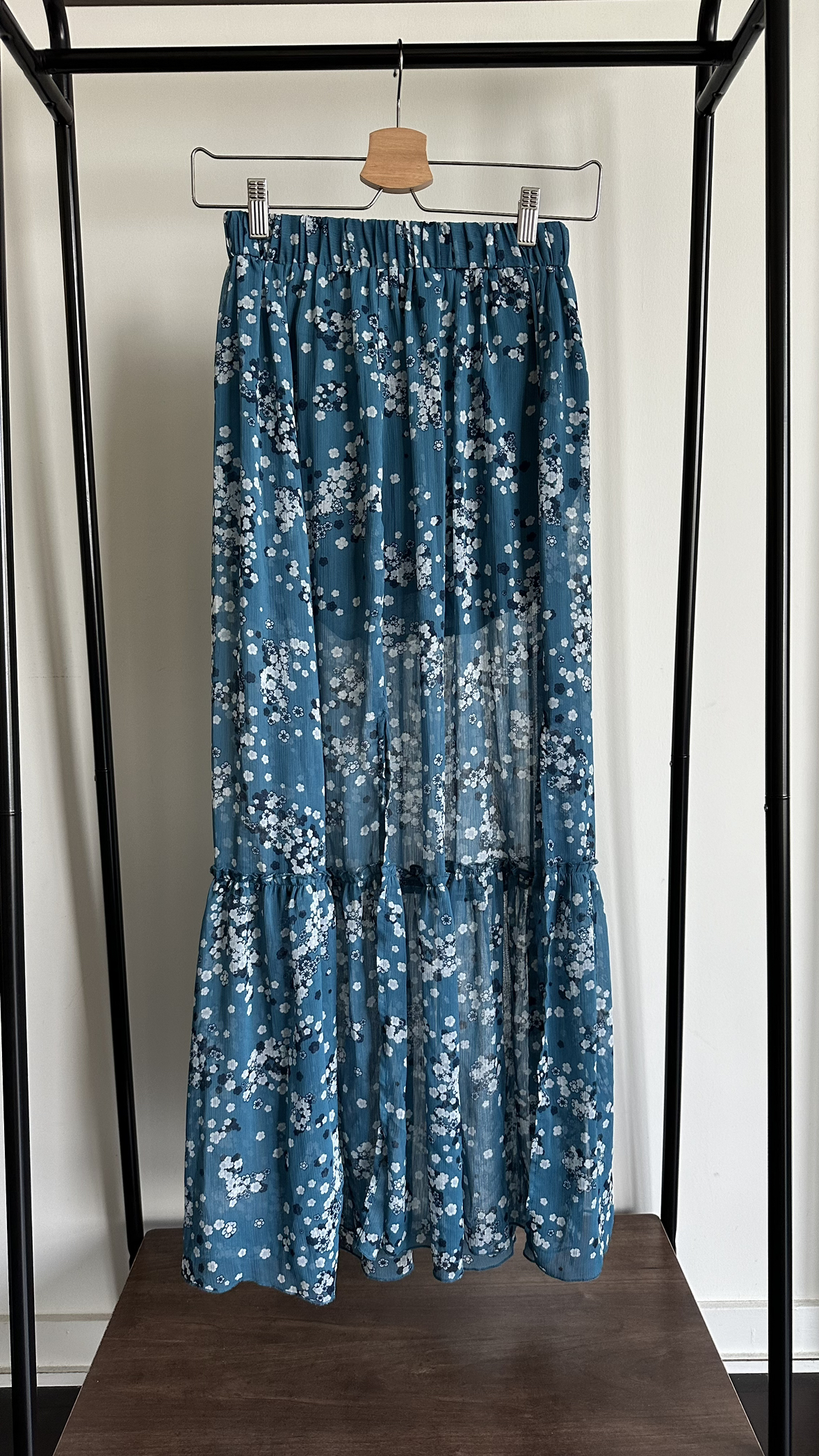 Flower pattern long skirt thumbnail