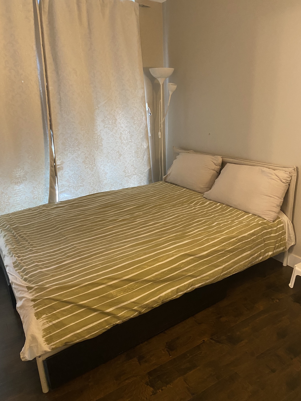 Queen bed & mattress - photo 2