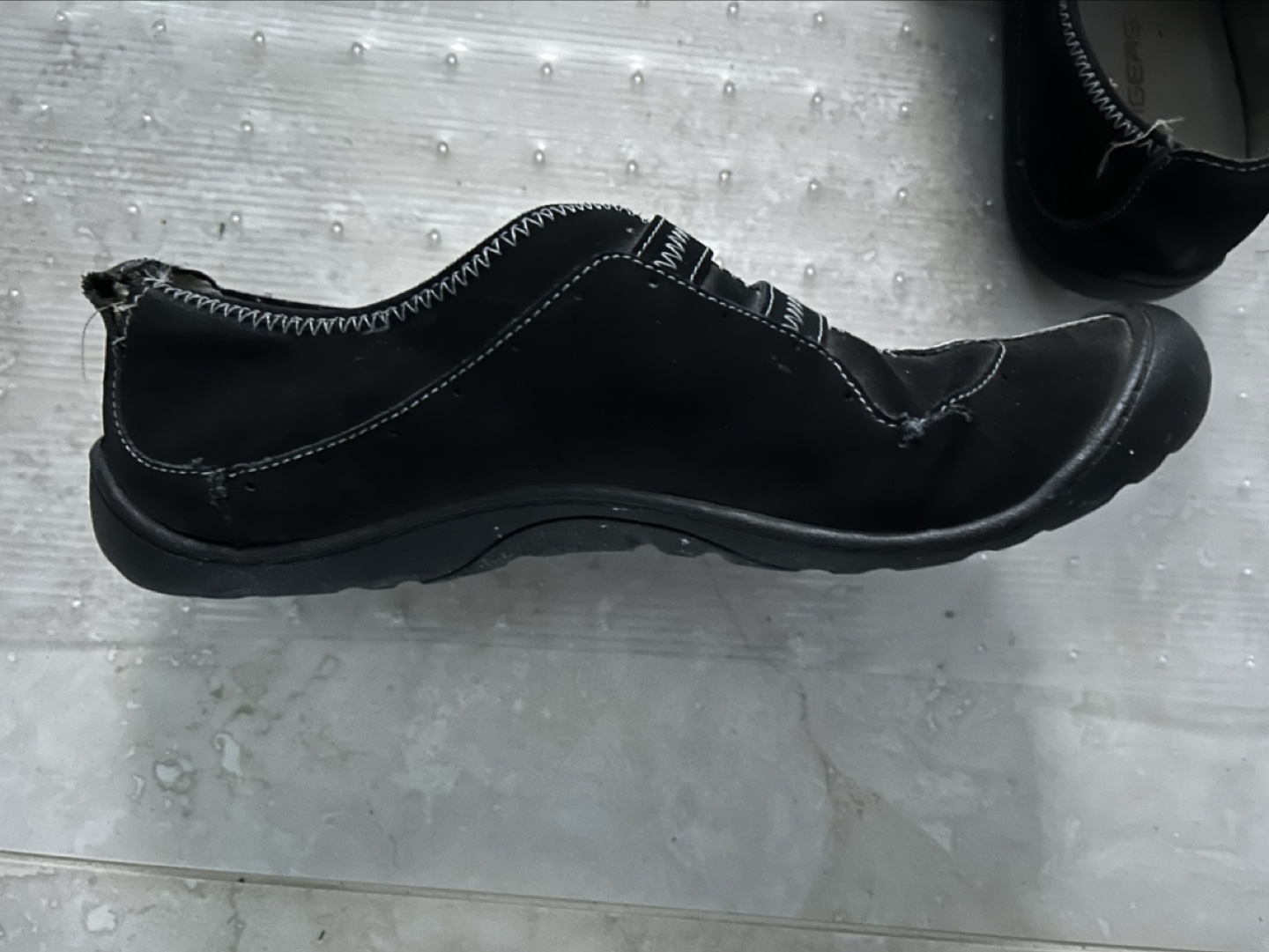 Women’s Clark’s shoes size 9M image indicator(2)